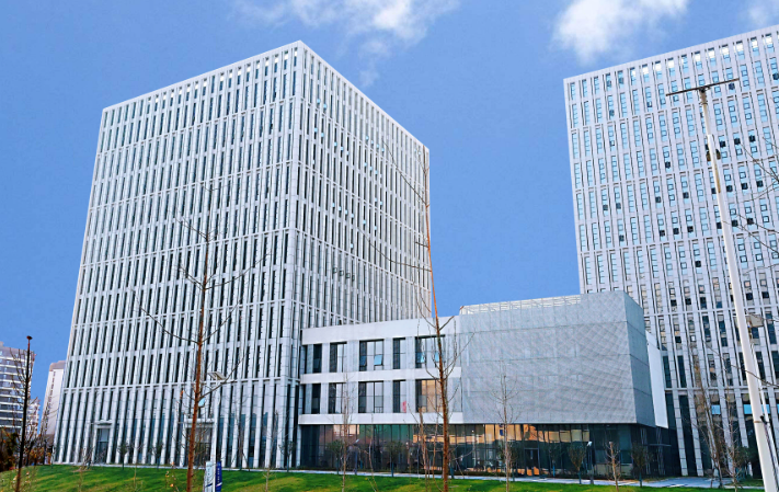 企业融资咨询中贷款方案对比：信用贷、抵押贷与供应链金融的适用场景分析